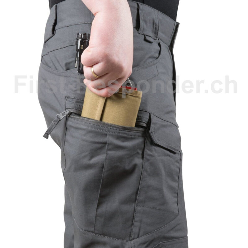 Helikon-Tex_Urban-Tactical-Shorts-UTS_pocket
