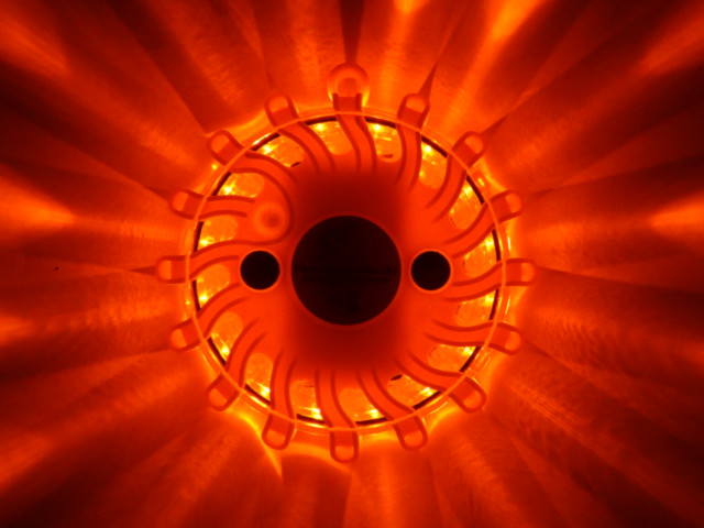LED Warnblitzer Warnleuchte zur Absicherung orange/gelb mit Akku 